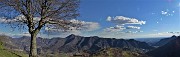 90 Dai prati di Zergnone (852 m) bella vista sulla conca di Zogno